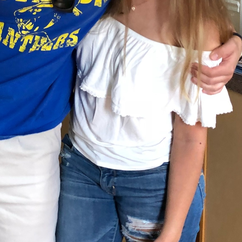 Off the shoulder American eagle top